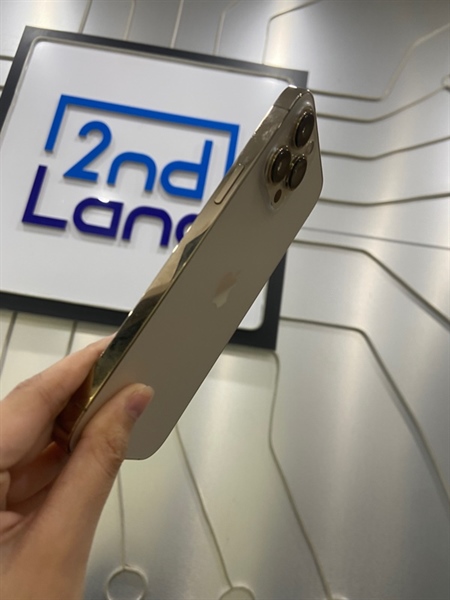 Điện thoại iPhone 13 Promax - J/A - 128GB - Sim vật lý - IOS 26 - Pin 100% thay new - Màu vàng - Ngoại hình: 98% - Body 2