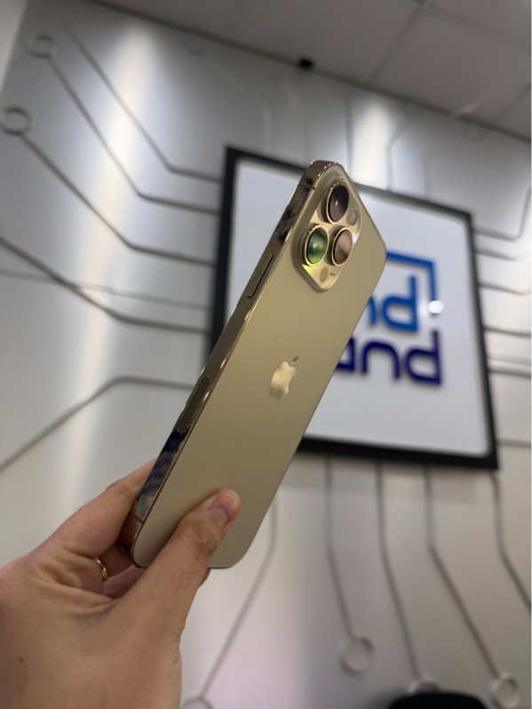 Điện thoại iPhone 13 ProMax - LL/A - 128GB - Pin 100% đã thay - Màu vàng - Ngoại hình: 97% - Màn xước dăm nhiều - Body