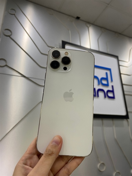 Điện thoại iPhone 13 Promax - LL/A - 128GB - Pin 100% thay new - Màu trắng - Ngoại hình: 97% - Màn trầy, Cam X1 bị bạc lớp phủ chống lóa, lưu ảnh nhẹ thanh trạng thái - Body