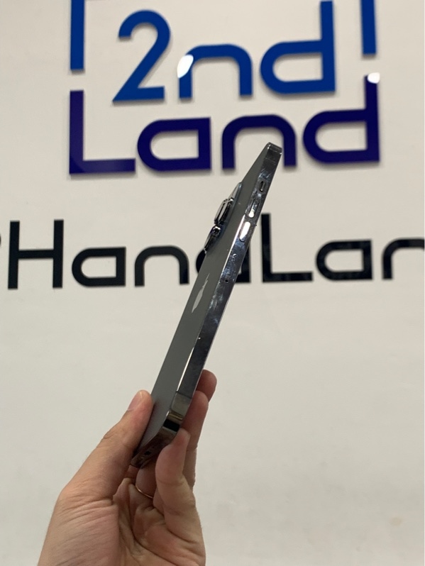 Điện thoại iPhone 13 Promax - LL/A - 256GB - Màu xám - Pin 84% chu kì sạc 1856 lần - Ngoại hình: 98%-Màn lưu ảnh nhẹ - Body