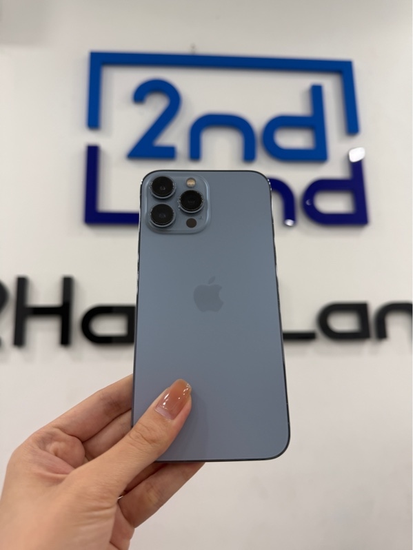 Điện thoại iPhone 13 promax - LL/A - IOS 26.3.1(a) - 128GB - Màu xanh - Pin thay 100% - Ngoại hình 97% - Màn xước lông mèo nhẹ , viền xước , viền cam trầy - Kèm Box
