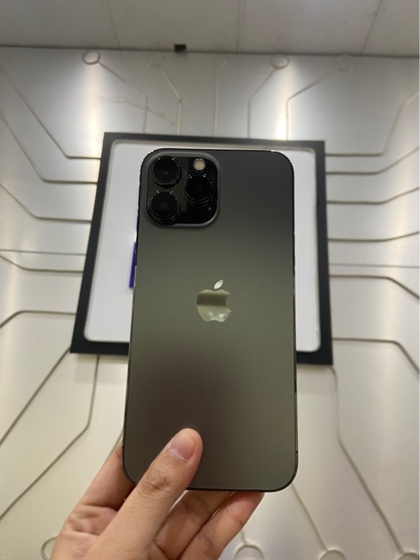 Điện thoại iPhone 13 Promax - lOS 26.6 - Mã VN/A - 128GB - Pin 100% thay new - Màu đen - Ngoại hình: 97% - Body