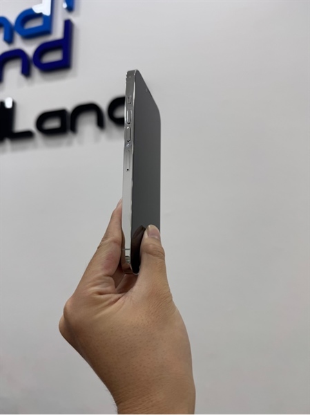 Điện thoại iPhone 13 Promax - TH/A - 256GB - IOS 26.2 - Pin 100% đã thay new - Màu bạc - Ngoại hình 98% - Body 2