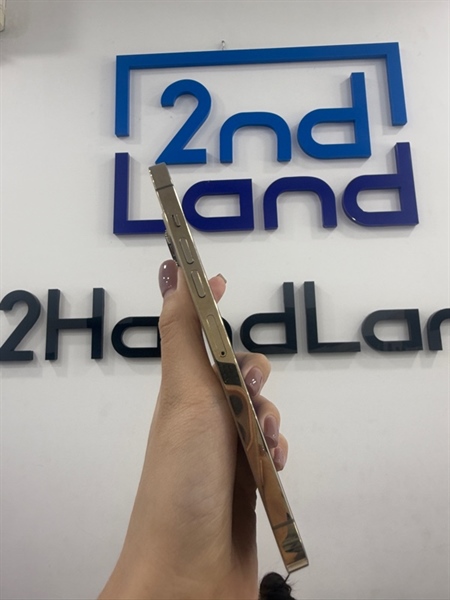Điện thoại iPhone 13 promax - VN/A - IOS 18.6.2 - 256GB - Màu vàng - Pin thay 100% - Ngoại hình 97% - Màn trầy nặng , viền cam trầy - Body 1