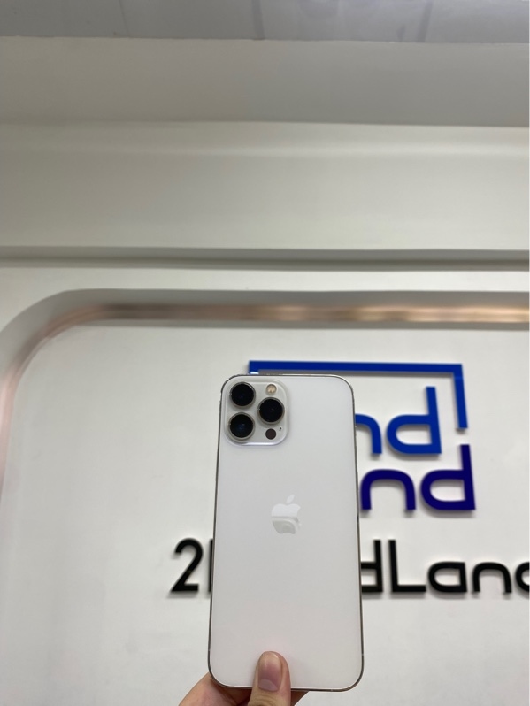 Điện thoại iPhone 13 promax - VN/A - IOS 26.5 - 256GB - Màu trắng - Pin thay 100% - Ngoại hình 97% - Cấn sườn nhẹ, màn xước dăm - Body