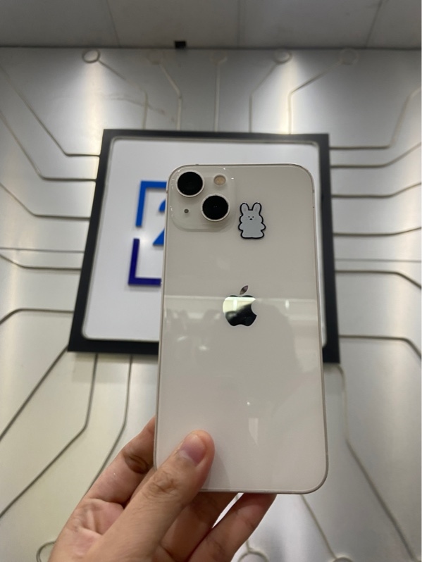 Điện thoại iPhone 13 - VN/A - 256GB - Pin 100% thay new - Màu trắng - Ngoại hình: 97% - Màn ám hồng, cấn góc , xước thân - Body