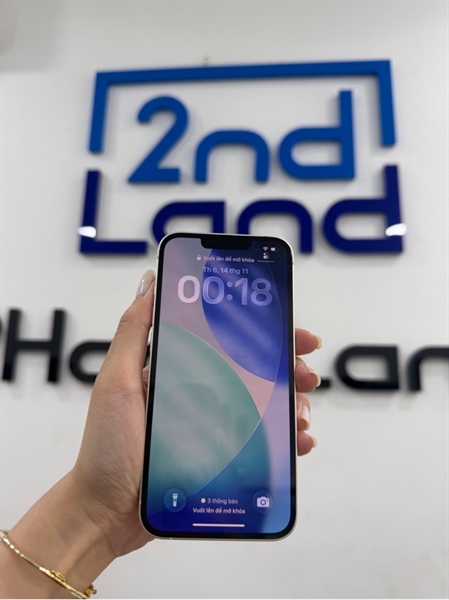 Điện thoại iPhone 13 - VN/A - IOS 26.0.1 - 128GB - Màu trắng - Pin 90% - Ngoại hình 97% - Viền cam trầy , cấn góc , viền trầy - Kèm Box , sạc 3
