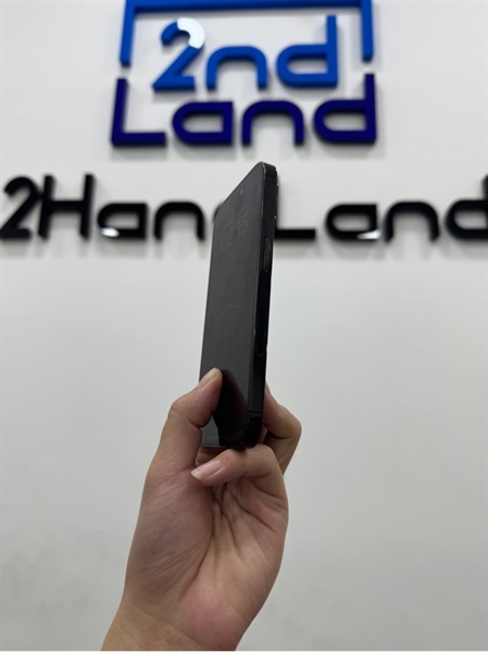 Điện thoại iPhone 14 Pro - LL/A - 256GB - IOS 18.6.2 - Pin 82% - Màu đen - Ngoại hình 97% - Body 2