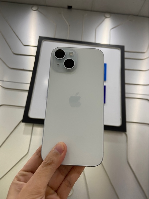Điện thoại iPhone 15 - KH/A - 128GB - Pin 100% thay new - Màu xanh - Ngoại hình: 97% - Body