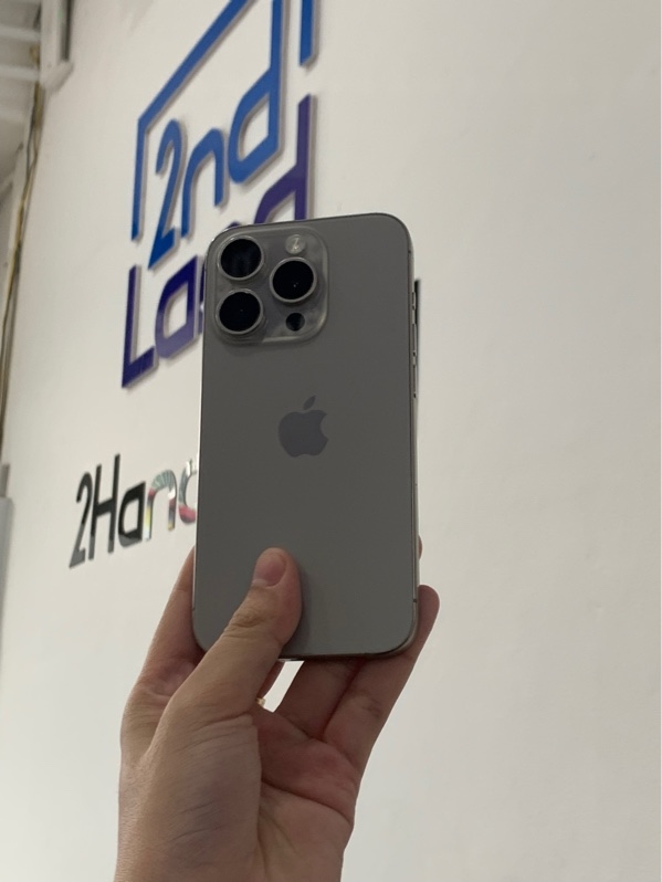 Điện thoại iPhone 15 pro - Kh/a - 256gb - Màu titan tự nhiên - Pin 100% đã thay sàn cáp - Ngoại hình: 98% - Body