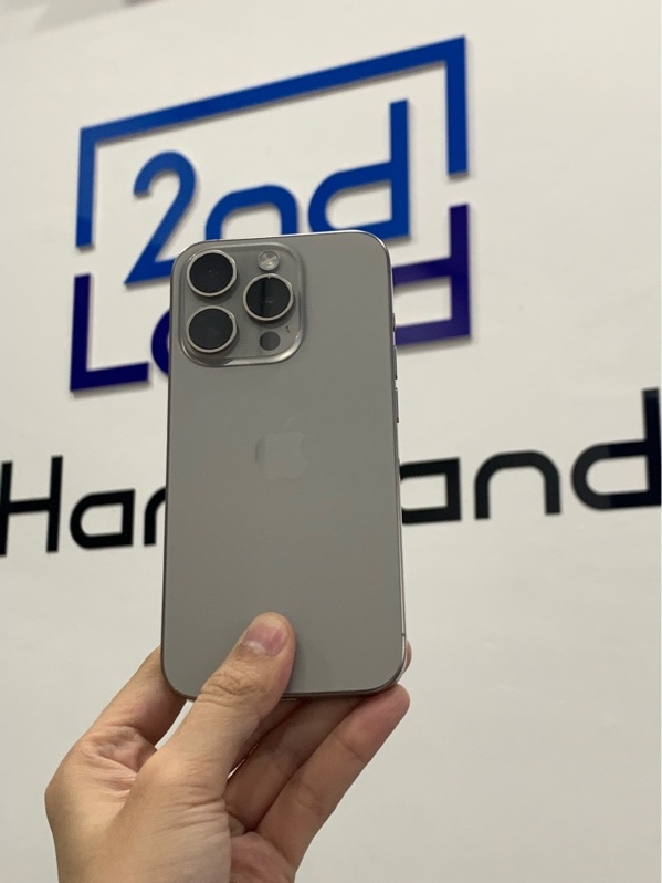 Điện thoại iPhone 15 Pro - LL/A -128GB - Màu titan - Pin 88% chu kì sạc 709 lần - Ngoại hình: 98% - Body
