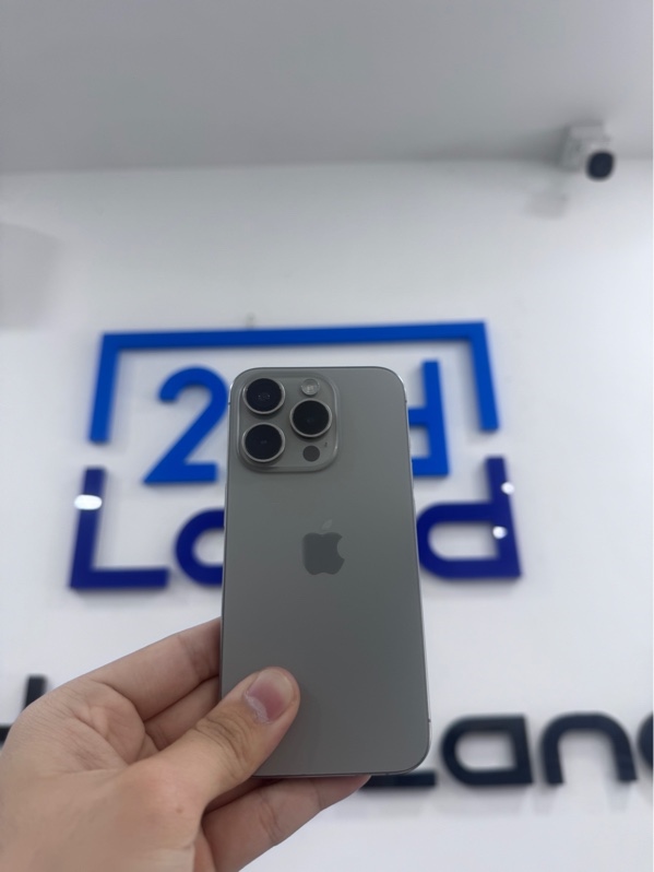 Điện thoại iPhone 15 Pro - LL/A - 256Gb - iOS 26.6.1 - Màu Titan - Pin thay 100% - Ngoại hình 97,5% - Kính màn xước, viền trầy xước - Body