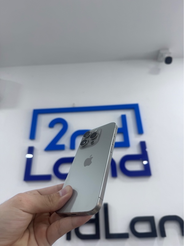 Điện thoại iPhone 15 Pro - LL/A - 256Gb - iOS 26.6.1 - Màu Titan - Pin thay 100% - Ngoại hình 97,5% - Kính màn xước, viền trầy xước - Body