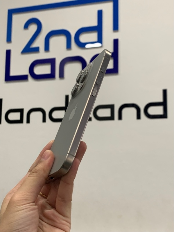 Điện thoại iPhone 15 pro - LL/A - 256gb - Màu titan tự nhiên - Pin 88% - Ngoại hình: 98% - Hàng đổi bảo hành Apple - Body