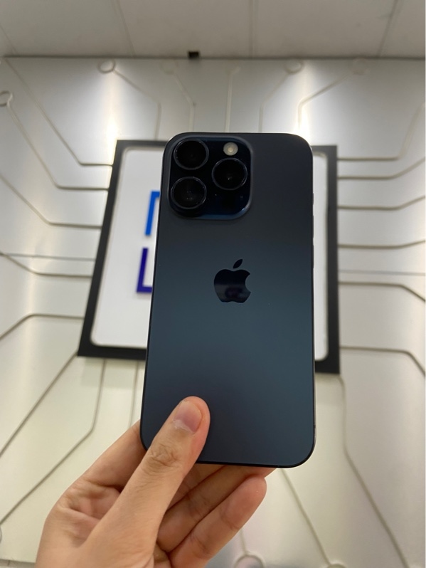 Điện thoại iPhone 15 Pro - LL/A - 256GB - Pin 85% - Màu xanh - Ngoại hình: 98% - Body