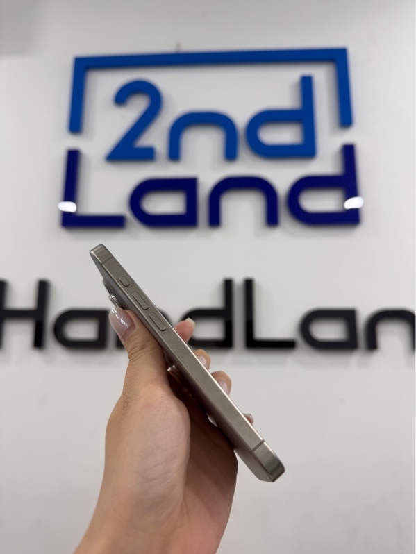 Điện thoại iPhone 15 Pro - LL/A - IOS 26.1 - 128GB - Màu titan tự nhiên - Pin 90% - Ngoại hình 98% - Body