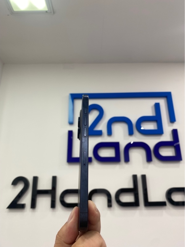 Điện thoại iPhone 15 Pro Max - VN/A - 512GB - Pin: 89% - Chu kỳ sạc 281 - Màu xanh - Ngoại hình: 97% - trầy viền liti , màn trầy xước , xước viền cam sau- Body