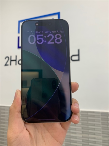 Điện thoại iPhone 15 Pro - VN/A - 128GB - Màu titan - Pin 87% chu kì sạc 489 lần - Ngoại hình: 97% - Trầy cấn nhẹ góc - Body 2