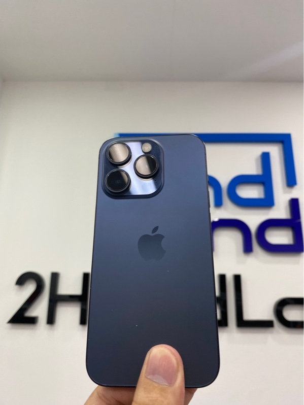 Điện thoại iPhone 15 Pro - VN/A - 512GB - Pin: 100% thay new - Màu xanh - Ngoại hình: 97% - Xước sườn - Body