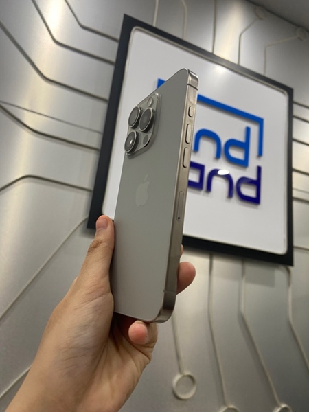 Điện thoại iPhone 15 Pro - ZA/A ( 2 sim vật lý )- IOS 18.4.1 - 512GB - Pin 88% - Màu Titan - Ngoại hình: 98% - Body 1