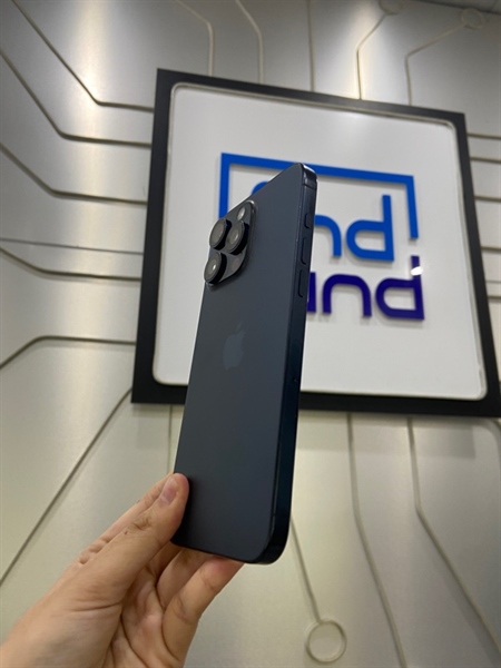Điện thoại iPhone 15 Promax - KH/A - 256GB - IOS 18.4.1 - Pin 85% - Màu xanh - Ngoại hình: 97.5 % - Body 1