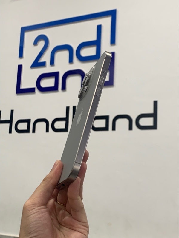 Điện thoại iPhone 15 Promax - LL/A - 1TB - Màu titan tự nhiên - Pin 100% đã sử dụng - Ngoại hình: 97% - Xướt viền cam - Body