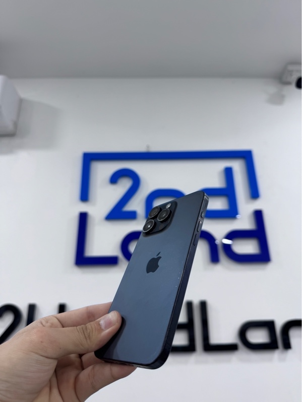 Điện thoại iPhone 15 Promax - LL/A - 256Gb - iOS 26.6.2 - Màu xanh - Pin 84% chu kỳ 669 - Ngoại hình 97% Trầy xước - Kèm sạc linh kiện