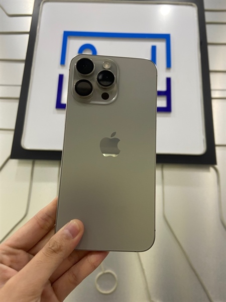 Điện thoại iPhone 15 Promax - LL/A - 256GB - Pin 100% thay new - Màu xám - Ngoại hình: 98% - Body