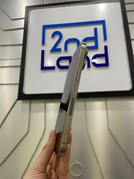 Điện thoại iPhone 15 Promax - LL/A - 256GB - Pin 100% thay new - Màu xám - Ngoại hình: 98% - Body 2