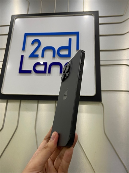 Điện thoại iPhone 15 Promax - LL/A - 256GB - Pin 87% - Chu kì sạc 637 - Màu đen - Ngoại hình: 97% - Cam trước bị 1 đốm cam , màn xước - Body 1