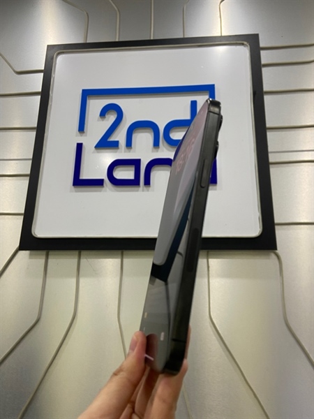 Điện thoại iPhone 15 Promax - LL/A - 256GB - Pin 87% - Chu kì sạc 637 - Màu đen - Ngoại hình: 97% - Cam trước bị 1 đốm cam , màn xước - Body 2