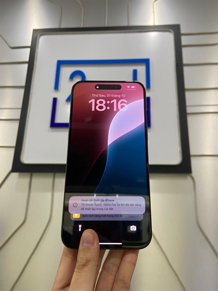 Điện thoại iPhone 15 Promax - LL/A - 256GB - Pin 87% - Chu kì sạc 637 - Màu đen - Ngoại hình: 97% - Cam trước bị 1 đốm cam , màn xước - Body 3