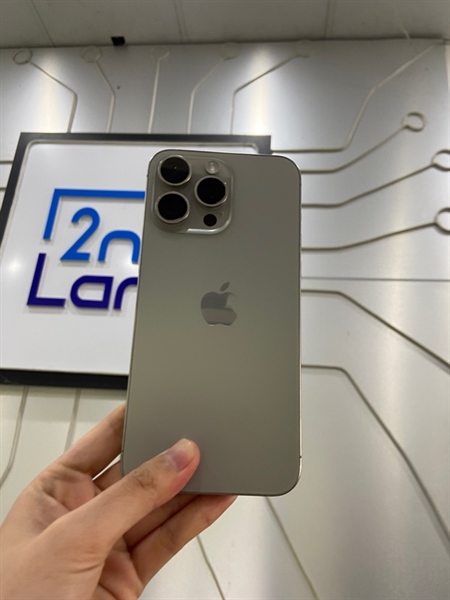 Điện thoại iPhone 15 Promax - VN/A - 256GB - IOS 17.6.1 - Pin 89% - Chu kì sạc 528 lần - Màu xám - Ngoại hình: 97% - Màn đánh kính - Body