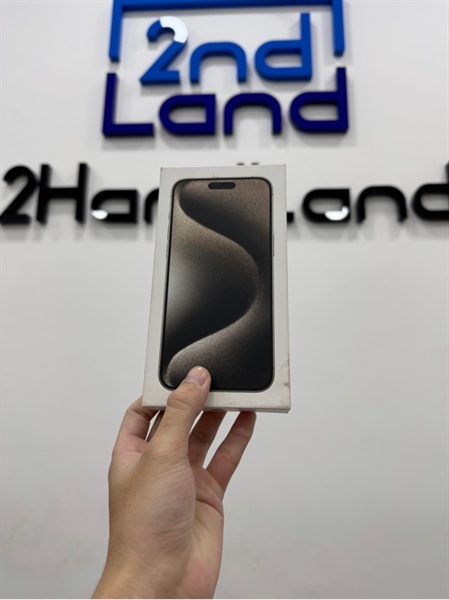 Điện thoại iPhone 15 Promax - VN/A - 256GB - IOS 26.2 - Pin 85% - Màu titan tự nhiên - Ngoại hình 97% - Màn trầy mèo - Kèm Box 4