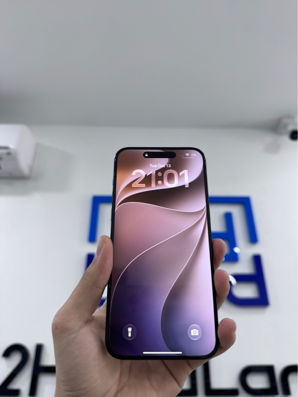 Điện thoại iPhone 15 Promax - VN/A - 256Gb - iOS 27.0 - Màu xanh - Pin thay 100% - Ngoại hình 97,5% - Trầy xước - Kèm box