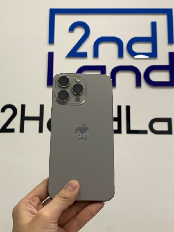 Điện thoại iPhone 15 Promax - VN/A - 256GB -Màu titan tự nhiên - Pin 83% - Ngoại hình: 98% - Màn trầy - Body