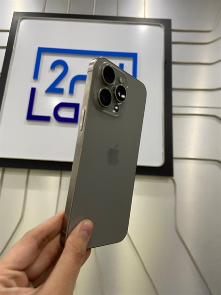 Điện thoại iPhone 15 Promax - VN/A - 256GB - Sim vật lý - Pin 86% - Màu xám - Ngoại hình: 98% - Kèm Box 2