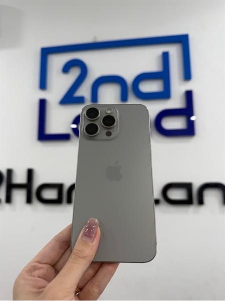 Điện thoại iPhone 15 Promax - VN/A - IOS 26.2 - 256gb - Màu Titan - Pin 85% - Ngoại hình 97% - Màn trầy , mẻ cam nhẹ - Box 1