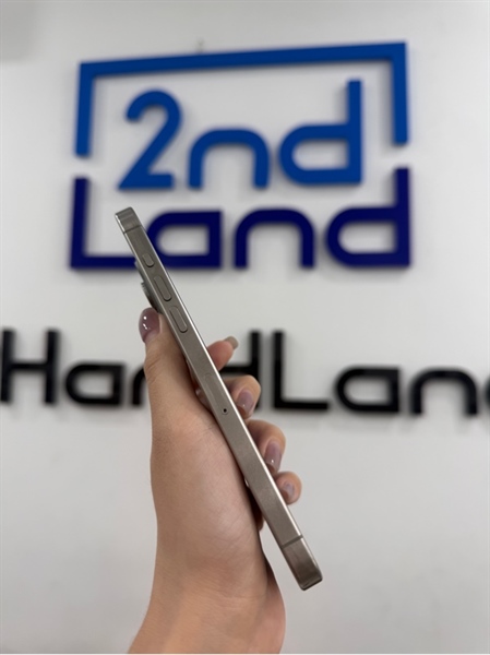 Điện thoại iPhone 15 Promax - VN/A - IOS 26.2 - 256gb - Màu Titan - Pin 85% - Ngoại hình 97% - Màn trầy , mẻ cam nhẹ - Box 2