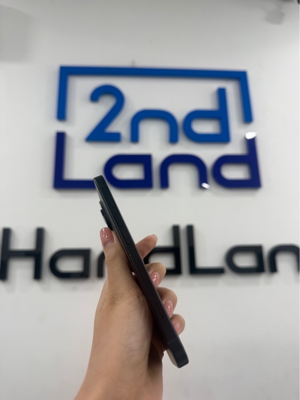 Điện thoại iPhone 15 thường - VN/A - IOS 26.4 - 256GB - Màu đen - Pin bình thường 84% chu kì sạc 508 - Ngoại hình 97% - trầy xước - Kèm sạc linh kiện