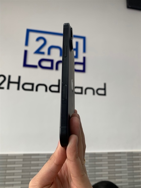 Điện thoại iPhone 16 Plus - LLA - 128GB -Màu đen - Pin 92% - Ngoại hình: 97.5% - Sườn chấm bi - Box 2