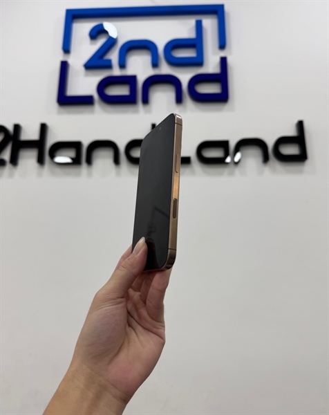 Điện thoại iPhone 16 Pro - VN/A - 256GB - IOS 26.1 - Pin 100% 147 lần sạc - Màu titan sa mạc - Ngoại hình 98% - Body 1
