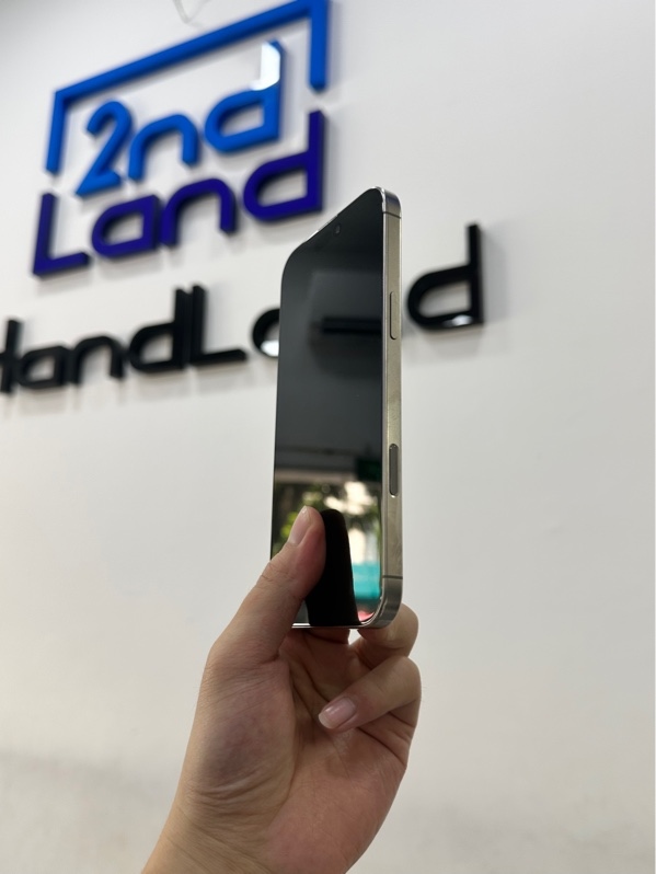 Điện Thoại iPhone 16 Promax - KH/A - 256GB - IOS 26.5.2 - Pin 89% - Màu titan tự nhiên - Ngoại hình 97% - Kèm cốc cáp sạc LK