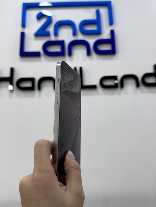Điện thoại iPhone 16 Promax - KH/A - 256GB - IOS 27.0.1 - Pin 93% - Màu Trắng - Ngoại Hình 98% - Body