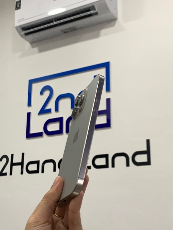 Điện thoại iPhone 16 promax - LL/A - 256GB - Màu titan - Pin 88% chu kì sạc 516 lần - Ngoại hình: 97% - Cấn 1 góc nhỏ - Body