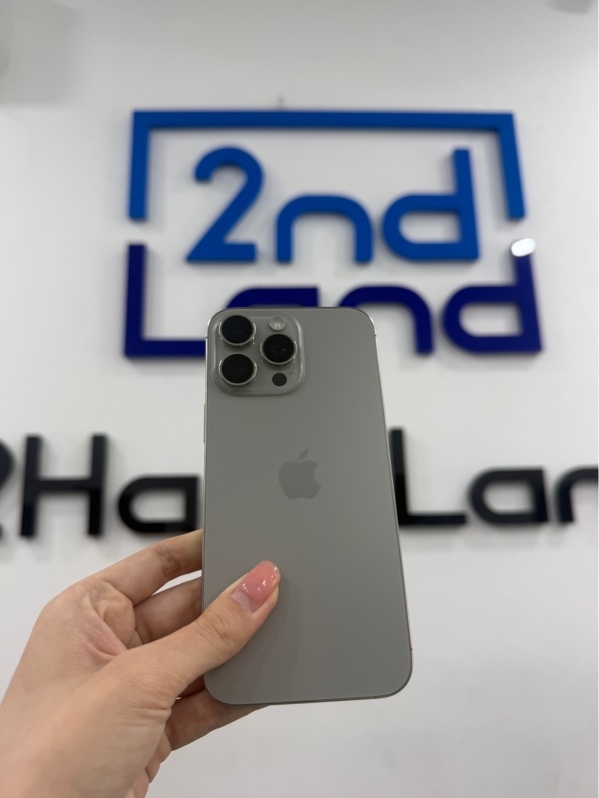 Điện thoại iPhone 16 promax - LL/A - ios 26.5 - 256GB - Màu titan tự nhiên - Pin 93% chu kì sạc 371 lần - Ngoại hình 98% - Màn trầy - Không phụ kiện