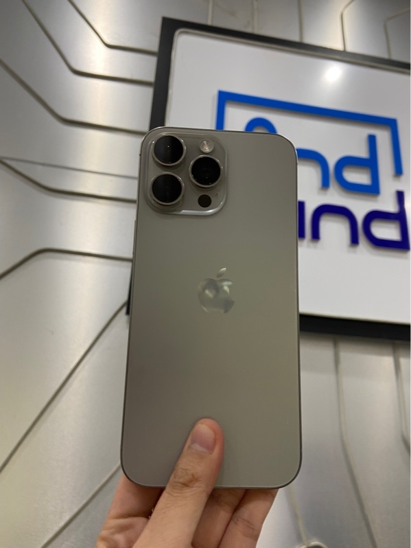 Điện thoại iPhone 16 Promax - VN/A - 1TB - Pin 83% - Màu xám - Ngoại hình: 97% - Cấn góc, trầy viền cam - Body