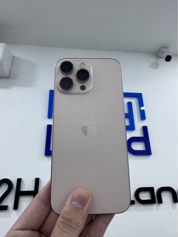 Điện thoại iPhone 16 promax - VN/A - 256GB - ios 26.6.2 - Màu vàng sa mạc - pin 91%, 587 chu kì sạc - Ngoại hình 98% - Màn trầy nhiều, viền xước nhẹ - Body