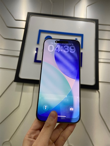 Điện thoại iPhone 16 Promax - VN/A - 256GB - Pin 100% - Chu kì 174 lần - Màu titan tự nhiên - Ngoại hình: 98% - Bị hằn dấu ốp lưng - Body 3