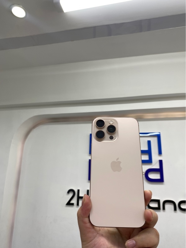 Điện thoại iPhone 16 promax - VN/A - IOS - 512 GB - desert titan - Màu vàng gold - Pin 92% - Ngoại hình 97.5% - Body